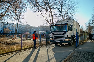 Олег Димов: «Образовательные учреждения не должны оставаться один на один со своими проблемами»