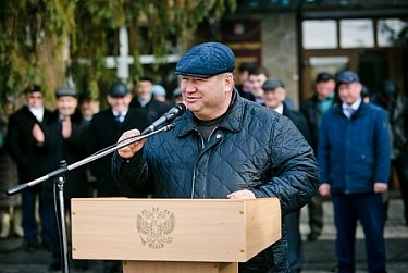 В Асекеево открылась обновленная центральная площадь