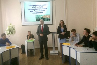 Сергей Романенко принял участие в дебатах о значении революции