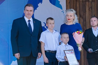 Оренбуржцы вместе с новыми регионами!