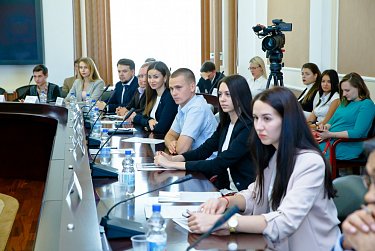 В центре внимания – развитие парламентского движения в России