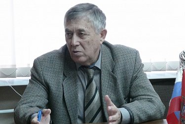 К депутату за помощью