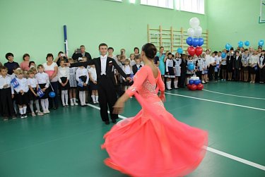 В Красногвардейском районе открылся обновленный школьный спортзал