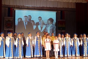 Сергей Бабин поздравил сорочинцев с Днем России и Днем города