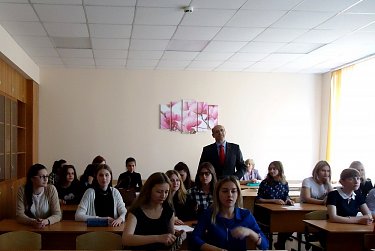 Экологические уроки проводит депутат