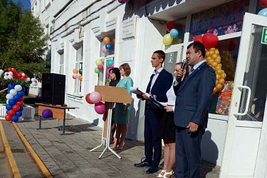 Для выпускников прозвенел последний школьный звонок