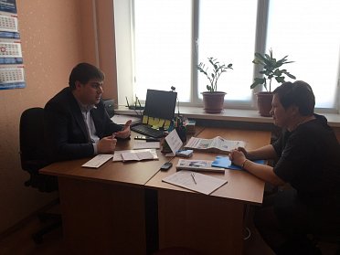 На приеме у депутата – о ремонте, платежах и поддержке команды КВН