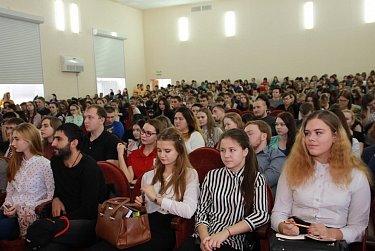 Сенатор Андрей Шевченко встретился с молодежью