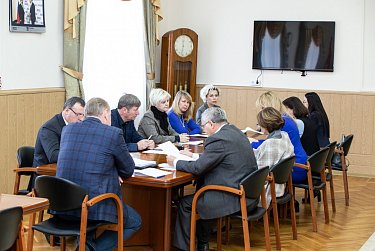 Политические убеждения не должны мешать общей работе