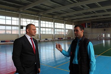 Автобус для сельской школы приобретут по программе социально значимых мероприятий Сергея Салмина