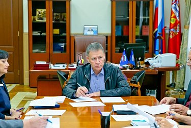 В профильных комитетах идет подготовка к очередной парламентской сессии