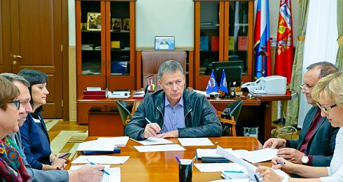 В профильных комитетах идет подготовка к очередной парламентской сессии