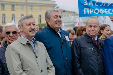 Оренбуржцы встретили Первомай