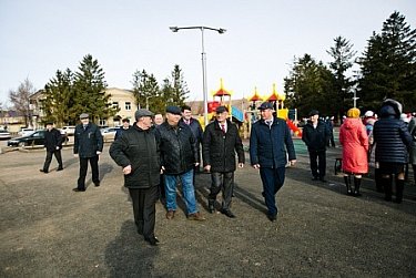 В Асекеево открылась обновленная центральная площадь