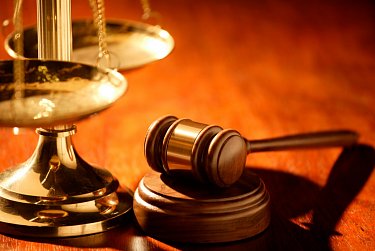 С Днем юриста!