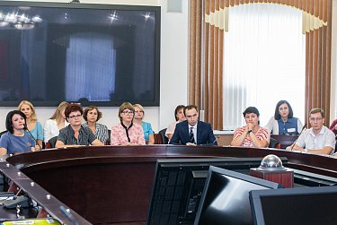 Аппарат Законодательного Собрания отчитался o работе