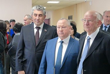 На открытии памятника прославленному земляку