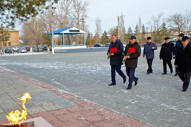 Парламентарии провели День информации в Акбулакском районе