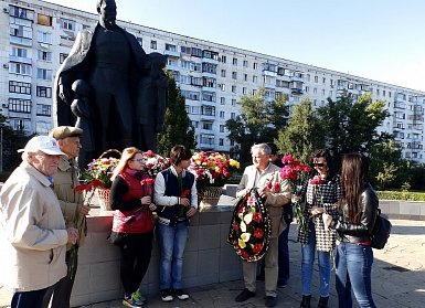 Депутаты посетили народный музей защитников Отечества