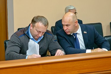 Депутаты провели День информации в Шарлыкском районе