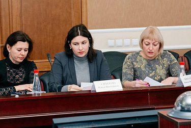 Комитет готовится к парламентской сессии