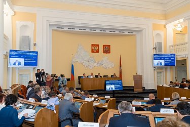 Соцподдержка, выборы, такси… Депутаты внесли изменения в областные законы