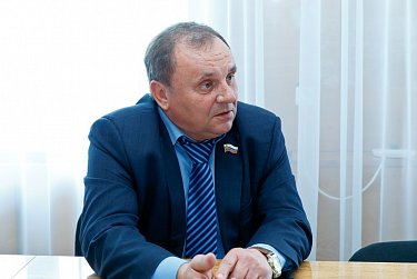 Депутаты провели День информации в Красногвардейском районе