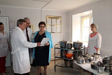 Депутаты посетили Бузулукский дом-интернат для престарелых и инвалидов