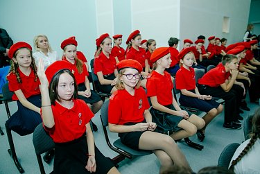 В Новый год – с радостью!