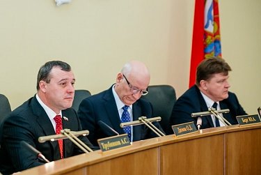 На заседании Законодательного Собрания области