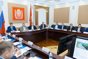 Почему в реке металл?