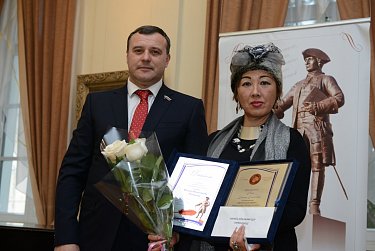 Олег Димов вручил премии имени Петра Рычкова литераторам Оренбуржья