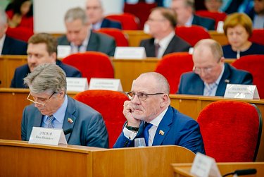 Депутаты провели очередное заседание Законодательного Собрания