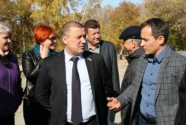 Поддержка депутата позволяет решать многие задачи