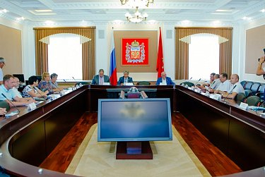 Депутаты обсудили вопросы сбыта сельхозпродукции