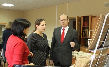 Депутаты Татьяна Иванова и Сергей Романенко побывали в архиве социально-политической истории