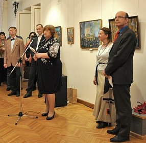 Сергей Романенко побывал на выставке работ Ларисы Нестеровой