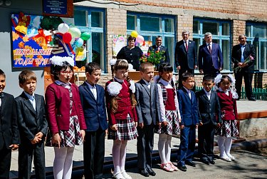 Последний звонок для димитровских школьников