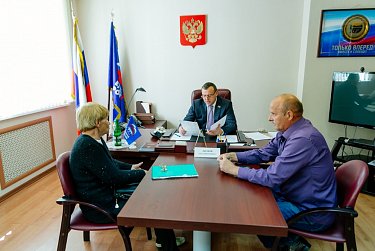 Вникнуть в проблему и максимально помочь каждому человеку