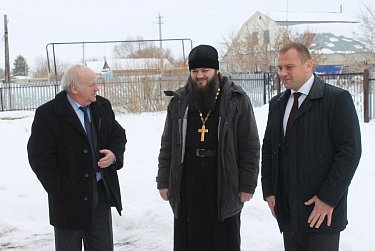 Новогодние гостинцы для сельской детворы