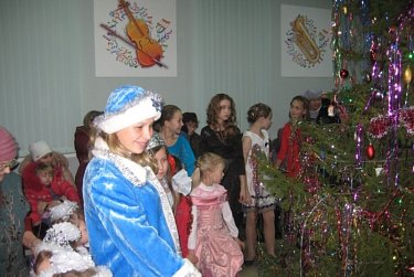 Благодарны за помощь сельскому клубу