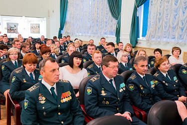 Олег Димов поздравил работников таможенной службы