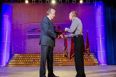 Сергей Грачев поздравил коллектив ПО «Стрела»