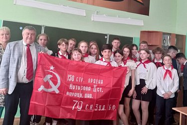 В школах жива пионерия