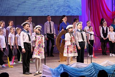 Олег Димов поздравил коллектив школы №34 областного центра