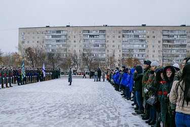 В Оренбурге открыт памятник Герою России Александру Прохоренко 