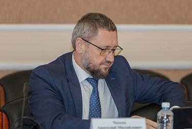 Ремонт школ с повестки не снимается