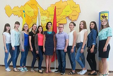 Молодые парламентарии приняли участие в Дне информации