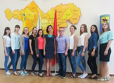 Молодые парламентарии приняли участие в Дне информации
