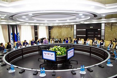 Награждены победители конкурса, посвященного 25-летию Законодательного Собрания